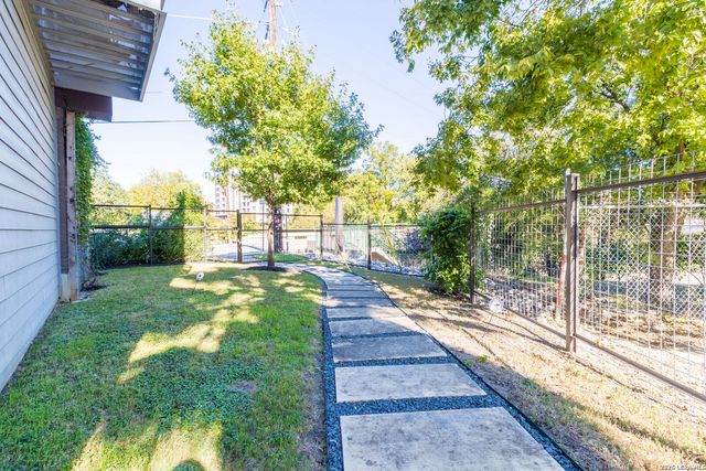 1106 E QUINCY ST, San Antonio, TX 78212