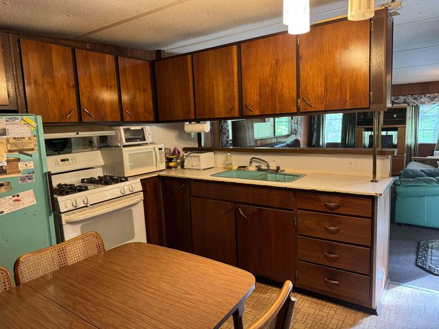 67 Old Pound Road, Effingham, NH 03882