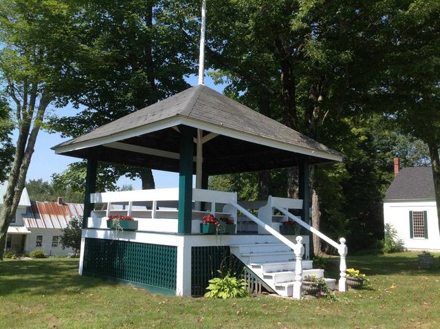 67 Old Pound Road, Effingham, NH 03882