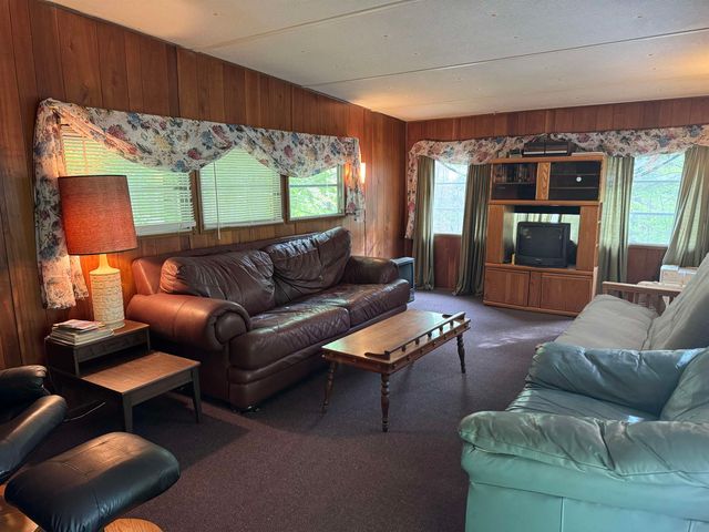 67 Old Pound Road, Effingham, NH 03882
