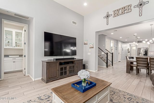 10529 E DURANT Drive, Mesa, AZ 85212