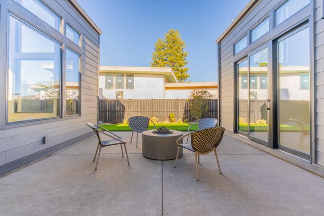 3325 NW Leavitt Lane, Bend, OR 97703