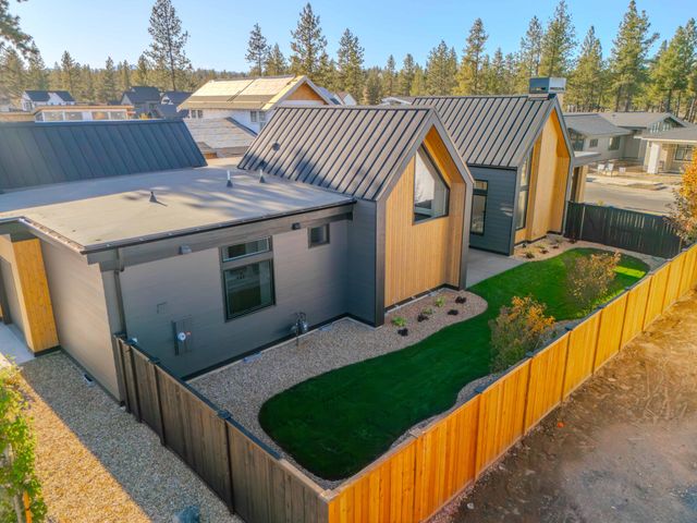 3325 NW Leavitt Lane, Bend, OR 97703