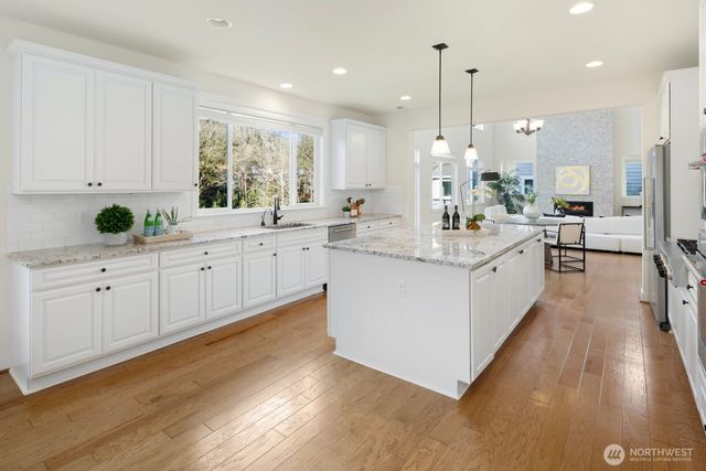 15903 98th Avenue NE, Bothell, WA 98011