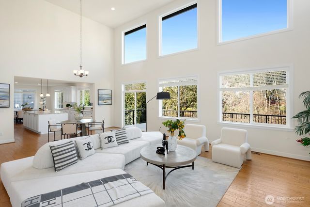 15903 98th Avenue NE, Bothell, WA 98011