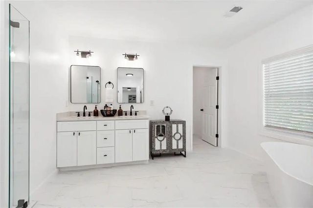 725 Alta Place NW, Atlanta, GA 30318