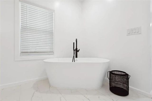 725 Alta Place NW, Atlanta, GA 30318