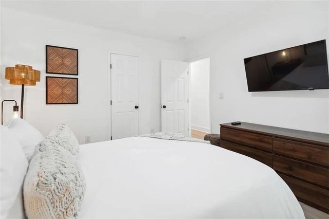 725 Alta Place NW, Atlanta, GA 30318