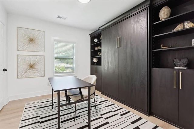 725 Alta Place NW, Atlanta, GA 30318