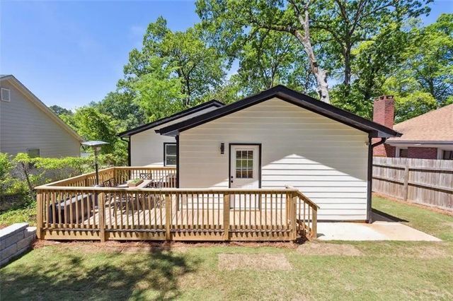725 Alta Place NW, Atlanta, GA 30318