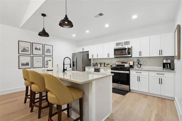 725 Alta Place NW, Atlanta, GA 30318