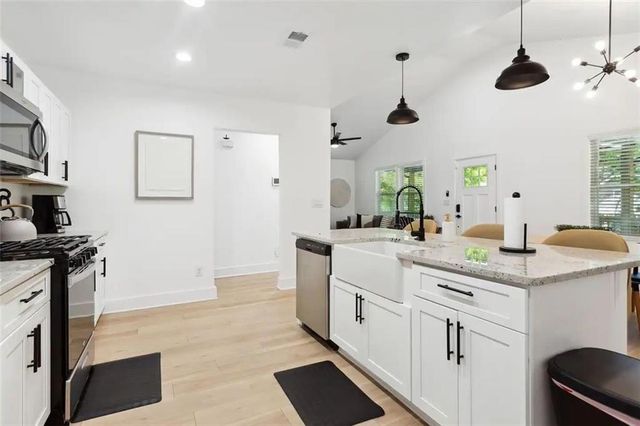 725 Alta Place NW, Atlanta, GA 30318