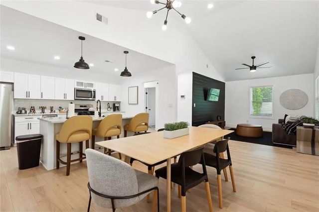 725 Alta Place NW, Atlanta, GA 30318