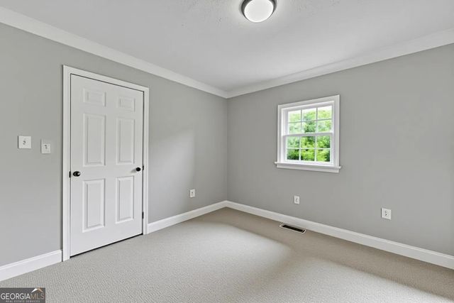 3759 Old Plainview Road, Flowery Branch, GA 30542