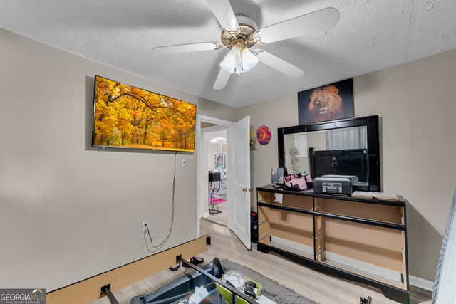 3759 Old Plainview Road, Flowery Branch, GA 30542