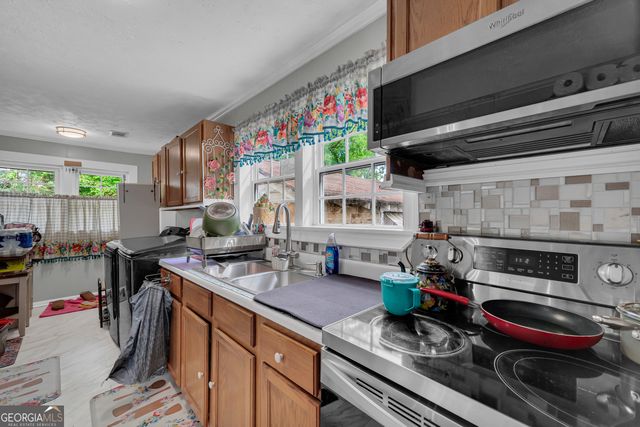 3759 Old Plainview Road, Flowery Branch, GA 30542