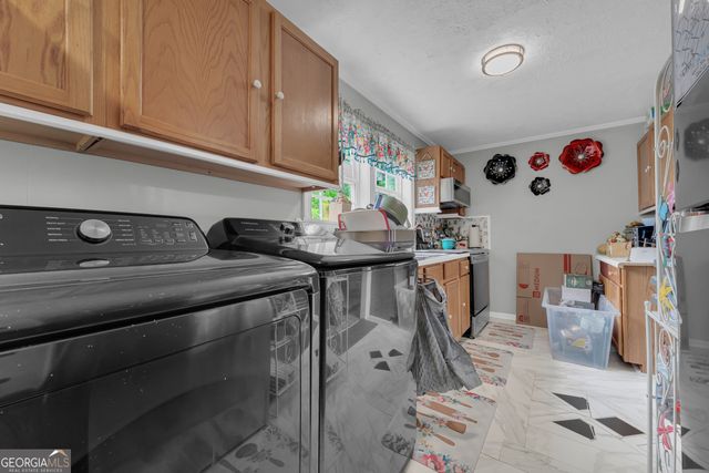 3759 Old Plainview Road, Flowery Branch, GA 30542
