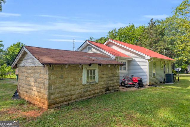 3759 Old Plainview Road, Flowery Branch, GA 30542