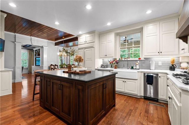 180 Ashborough Park, Fayetteville, GA 30215