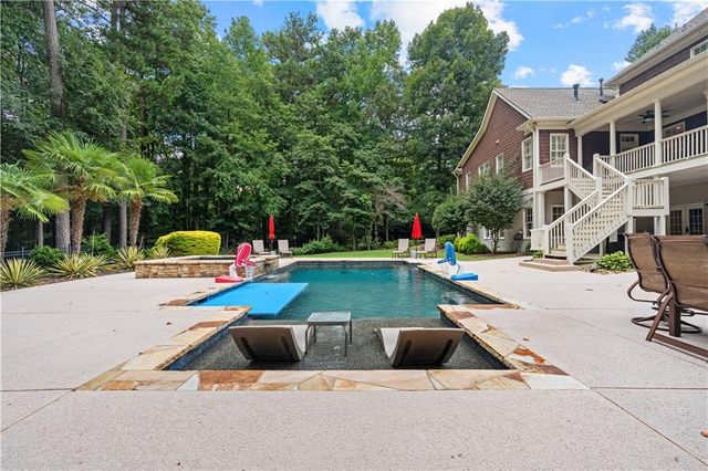 180 Ashborough Park, Fayetteville, GA 30215