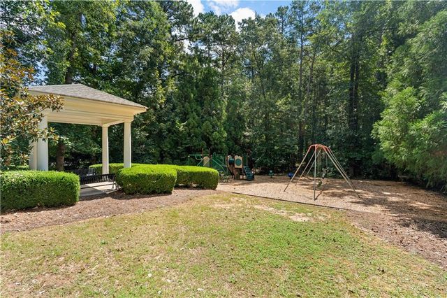 180 Ashborough Park, Fayetteville, GA 30215
