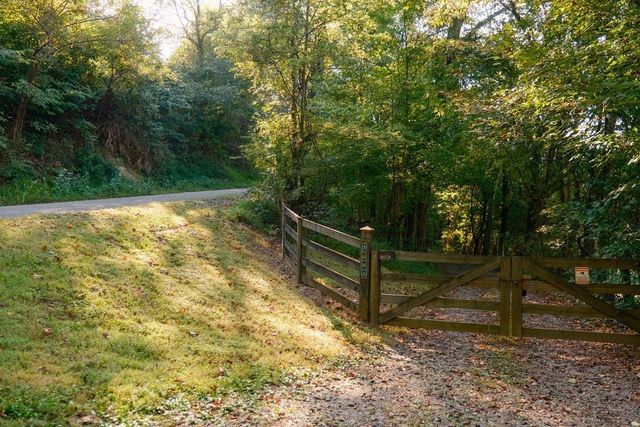 3685 Martin Ervin Rd, Santa Fe, TN 38482