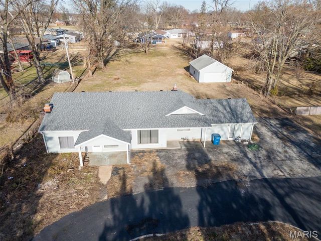 147 Elmgrove Avenue, Hazelwood, MO 63042