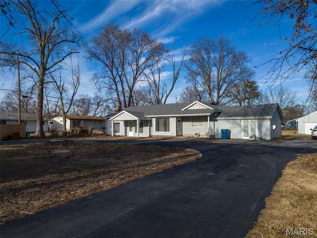 147 Elmgrove Avenue, Hazelwood, MO 63042