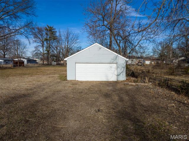 147 Elmgrove Avenue, Hazelwood, MO 63042