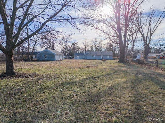 147 Elmgrove Avenue, Hazelwood, MO 63042