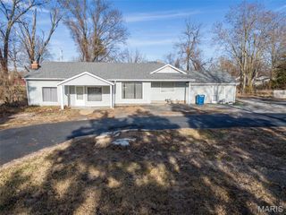 147 Elmgrove Avenue, Hazelwood, MO 63042