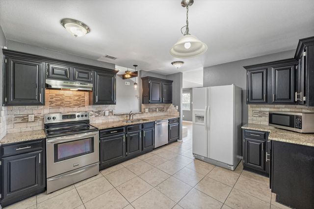 3520 Sweet Wood, Bedford, TX 76021