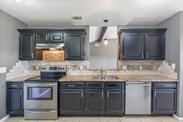 3520 Sweet Wood, Bedford, TX 76021