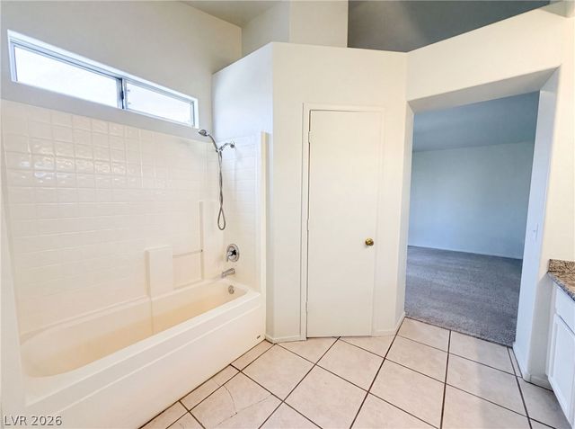 9328 Chilly Pond Avenue, Las Vegas, NV 89129