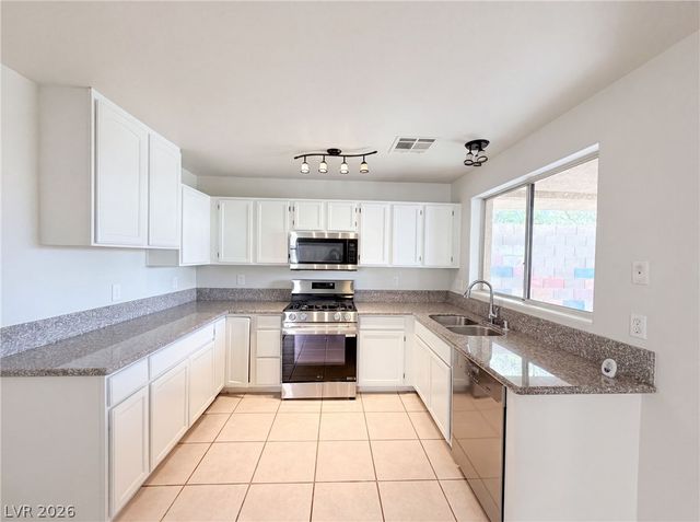 9328 Chilly Pond Avenue, Las Vegas, NV 89129