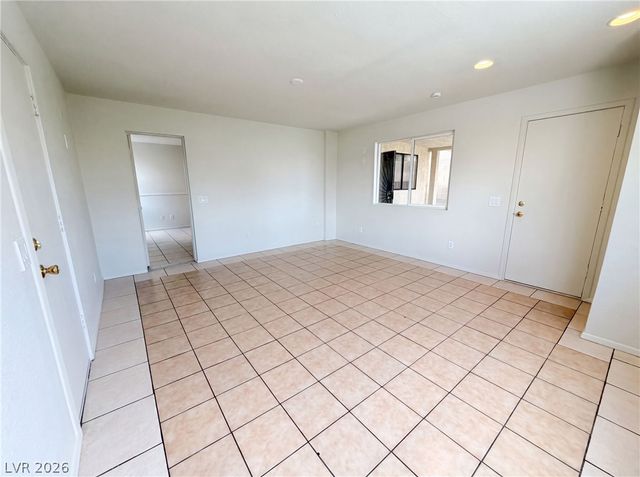 9328 Chilly Pond Avenue, Las Vegas, NV 89129