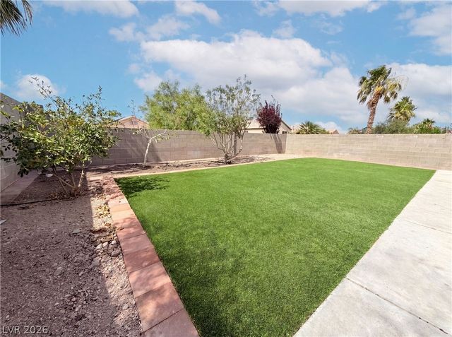 9328 Chilly Pond Avenue, Las Vegas, NV 89129