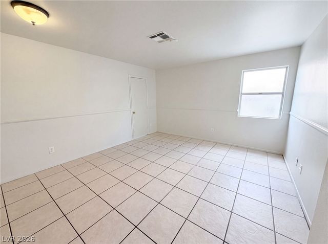 9328 Chilly Pond Avenue, Las Vegas, NV 89129