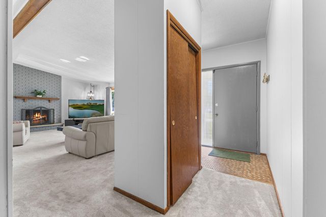 8555 Medicine Lake Road, Golden Valley, MN 55427