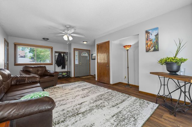 8555 Medicine Lake Road, Golden Valley, MN 55427