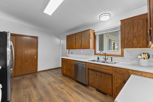 8555 Medicine Lake Road, Golden Valley, MN 55427