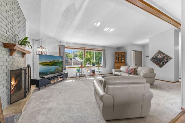 8555 Medicine Lake Road, Golden Valley, MN 55427