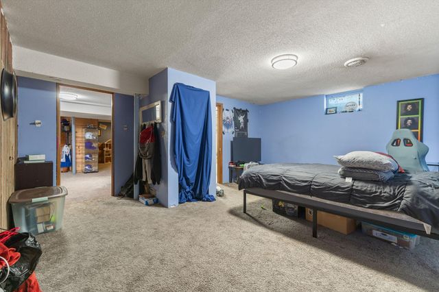 8555 Medicine Lake Road, Golden Valley, MN 55427