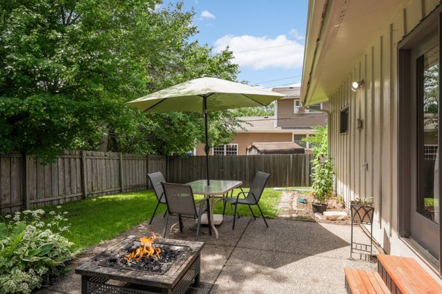 8555 Medicine Lake Road, Golden Valley, MN 55427