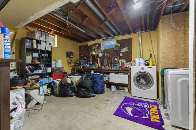 8555 Medicine Lake Road, Golden Valley, MN 55427