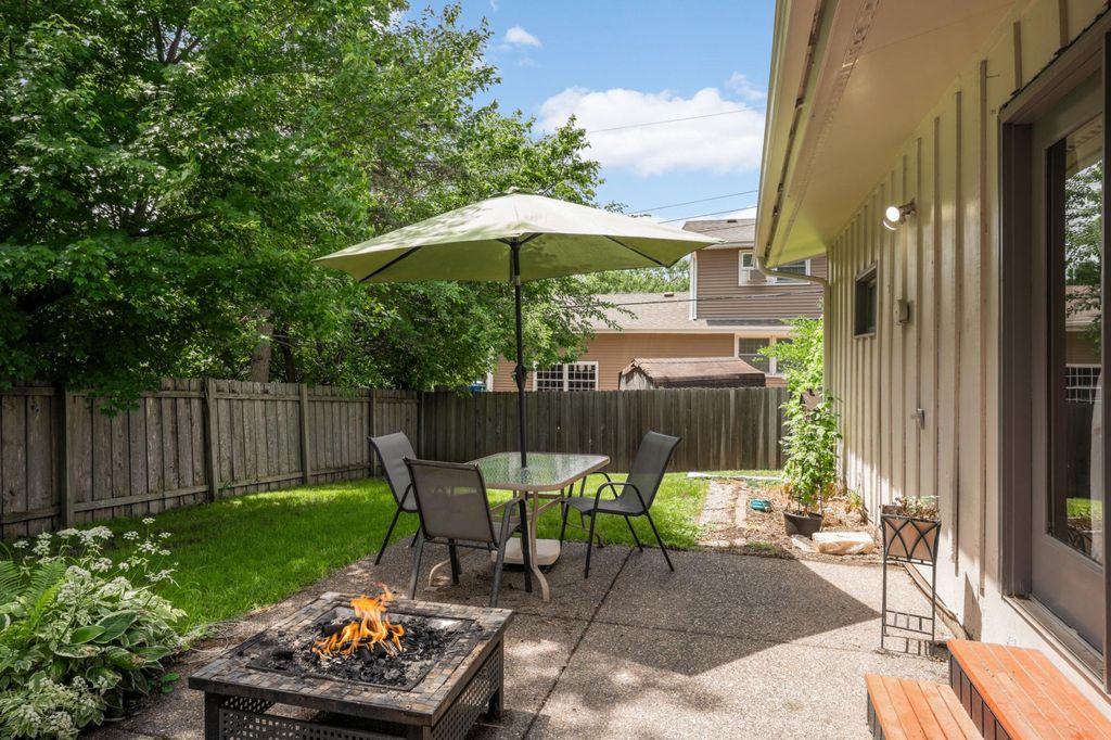 8555 Medicine Lake Road, Golden Valley, MN 55427 — photo 4