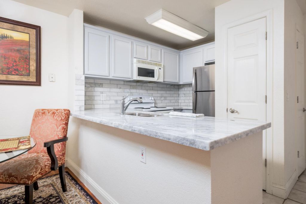 Image 3 of property listing at 2909 Huntington Boulevard # 133, Fresno, CA 93721