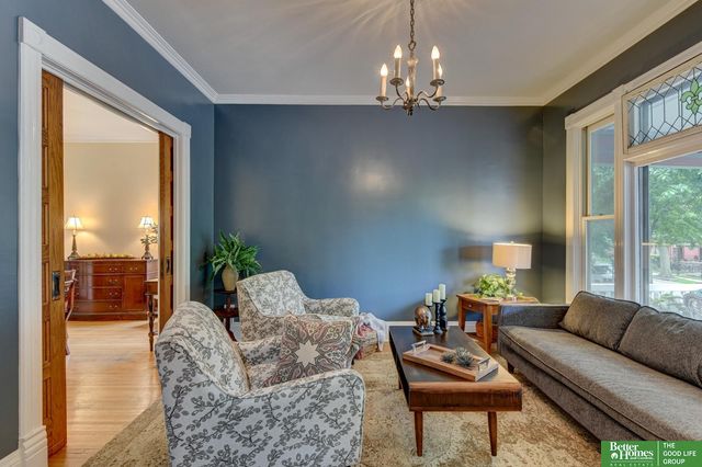 1109 S 33 Street, Omaha, NE 68105
