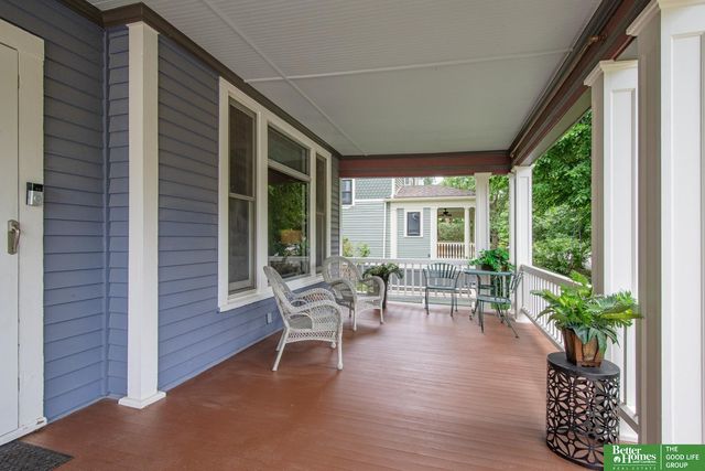 1109 S 33 Street, Omaha, NE 68105