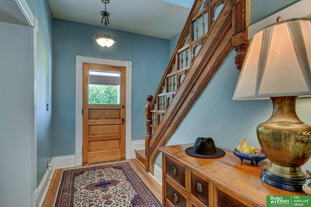 1109 S 33 Street, Omaha, NE 68105